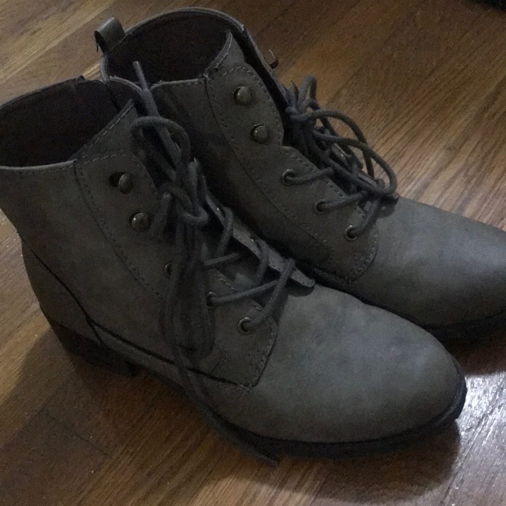 Gray/Tan Combat Boots